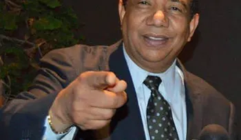 Reportero Manuel Ruíz se debate entre la vida y la muerte en NY por COVID-19