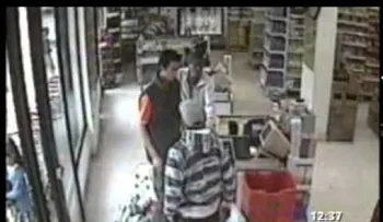ESPELUZNANTE Captado en video como un ascensor parte a una mujer en dos