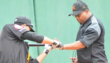 Luis Polonia renuncia como coach de bateo de las Águilas Cibaeñas.