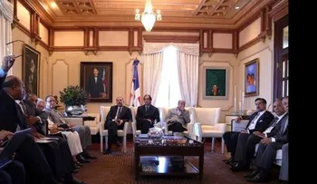 Danilo Medina recibe Comisión Presidencial para rescate de ríos Ozama e Isabela