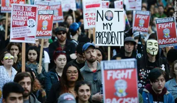 Segunda noche de protestas en EE.UU.; Trump dice que son incitadas por los medios