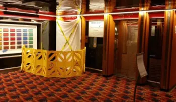 Pareja presencia grotesca muerte de un electricista en un ascensor de un crucero