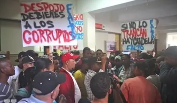 Protestan por libertad de alcalde acusado de desfalco 