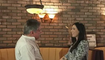 Padre e hija se reúnen por primera vez después de 40 años