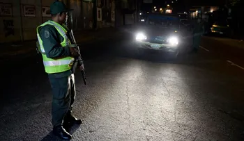 Venezolanos en Caracas utilizan una app; para evitar ser víctimas de crímenes en las carreteras