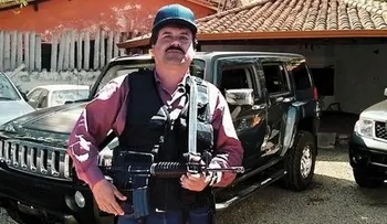 Desaparece madre de El Chapo, tras asedio a su pueblo por narcos (VIDEO)