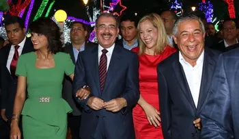 Danilo Medina y Salcedo inauguran la Brillante Navidad