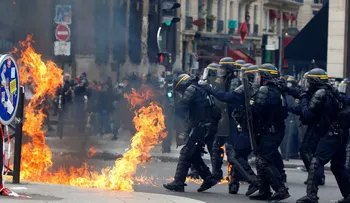 Disturbios en París durante una protesta contra Marine Le Pen en el Día del Trabajador