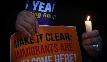 Juez federal bloquea temporalmente controversial ley contra ciudades santuario en Texas
