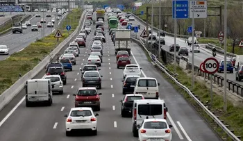 Carmena prohibirá circular a los coches diésel a partir de 2020