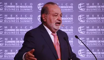 El multimillonario Carlos Slim anuncia una propuesta para combatir la pobreza