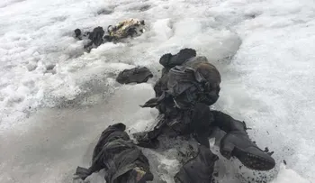 Encuentran 2 cuerpos que llevaban décadas congelados en Suiza