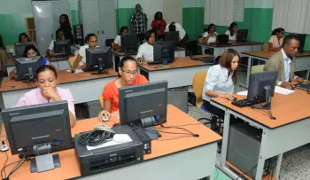 Evaluación docente: montos del incentivo y descuentos que reciben los maestros por su calificación