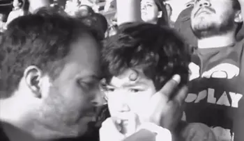 Coldplay y el mundo se conmuven al ver a niño autista emocionado en uno de sus conciertos