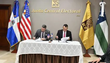 JCE firma acuerdo con Policía de Nueva York