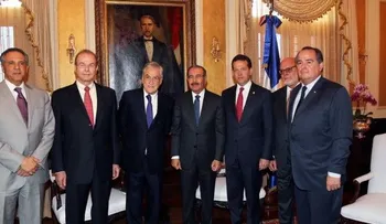 Danilo Medina recibe a expresidente chileno Sebastián Piñera