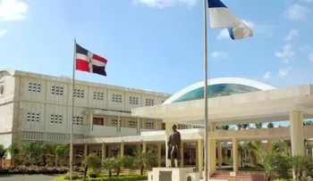 La UASD y la FED acuerdan normalizar las actividades docentes 