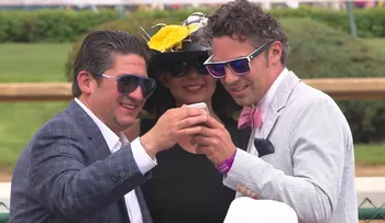 ¿Cómo es el ambiente antes del Kentucky Derby?
