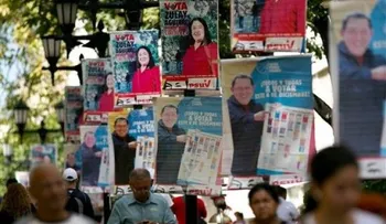 Con largas filas inician votaciones en Venezuela