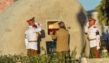 Las cenizas de Fidel Castro ya reposan junto a José Martí