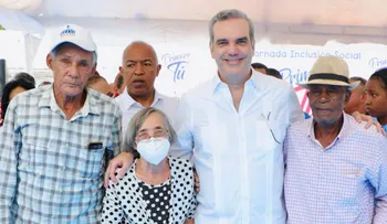 Presidente Luis Abinader participa en la jornada de inclusión social "Primero Tú" en SDE; anuncia beneficiario 100 mil