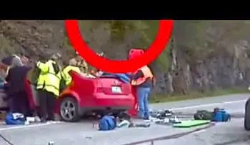 Video: ¡Qué demonio de niña, es esta! Causa sensación en la Red