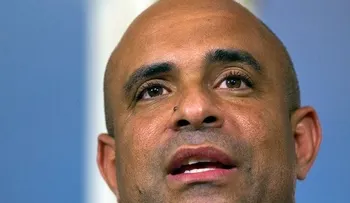 Laurent Lamothe se postula para presidente