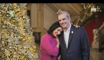 Presidente Abinader y Raquel Peña: Despedimos el año con esperanza y el compromiso de seguir trabajando por un mejor país para todos.