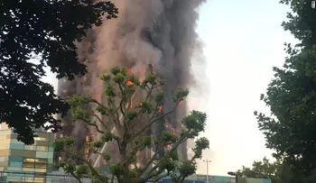 Testigos del incendio en Londres: "Había gente golpeando las ventanas pidiendo ayuda a gritos"