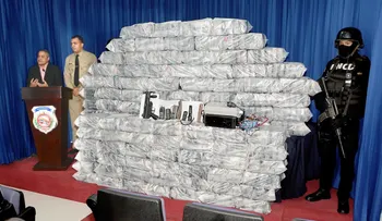 DNCD y Armada ocupan 575 paquetes de cocaína