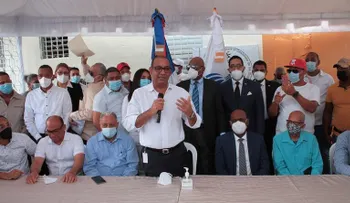 Comunitarios de Los Guandules del DN expresan regocijo por nuevo parque entregado por Deligne Ascención, ministro de Obras Públicas