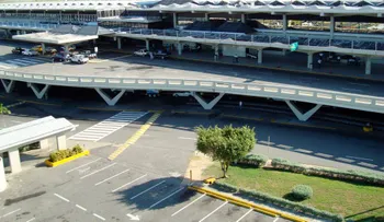Avión de venezolano con 35 pasajeros aterrriza de emergencia en Las Américas
