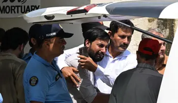 Pakistán suspende a ocho funcionarios tras incendio en hospital que mató a 14 recién nacidos