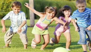 La actividad física podría mejorar el rendimiento escolar, sobre todo en los chicos