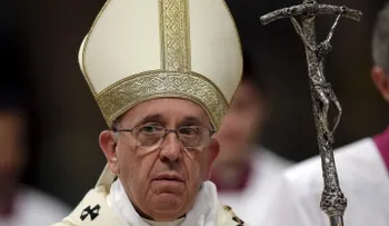 Los ricos y poderosos serán juzgados por Dios, advierte el papa Francisco