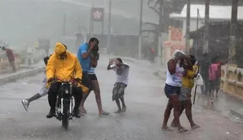 Onda tropical sale este domingo, pero se queda la vaguada con aguaceros y tormentas eléctricas
