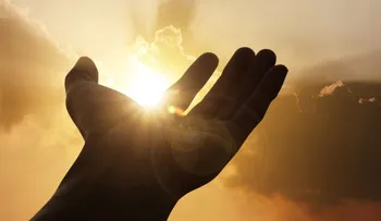 La "piel inteligente" que depende del sol para ser la prótesis perfecta