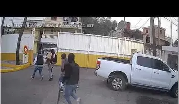Video: Los Mameyes asediado por asaltantes; hombres armados roban unos 20 millones de pesos en una estación de gas 