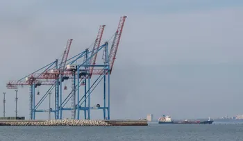 Rusia bombardea puertos y buques ucranianos en Odesa tras rechazar tregua en el mar Negro