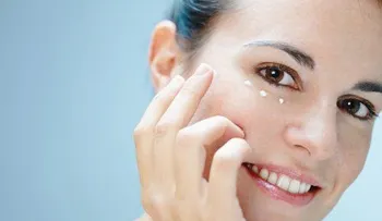 Crema antiarrugas casera para el contorno de ojos
