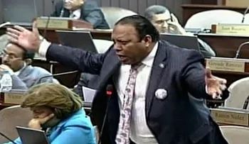Diputado Matos dice periodistas hablan â??mierdaâ? y Castro se queja porque comió guineo con aguacate