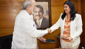 El Ministerio de Educación y Comisión Nacional RD-UNESCO firman convenio para reparar escuela en Sabana Perdida