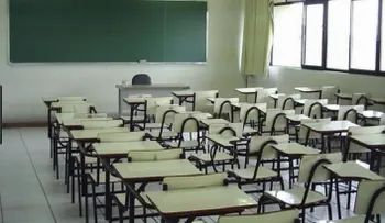 Alarma por plaga de pulgas en liceo de La Romana afecta estudiantes; suspenden docencia