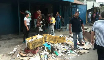 La policía confirma al menos 10 muertos por saqueos y tiroteos en 17 comercios de Caracas