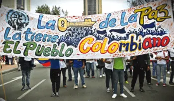Oposición marcha contra el proceso de paz de Colombia