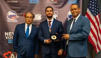 Alexander Rodríguez "El Hijo del Pueblo" recibe galardón como Alcalde del Año en la Cumbre Latinoamericana de NY