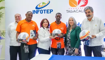 INFOTEP y Fundación Tabacalera entregan 2 mil 100 cascos protectores a motoristas de La Romana