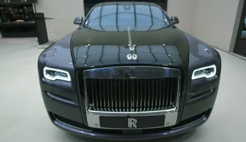 Este Rolls-Royce está pintado con polvo de diamantes de verdad