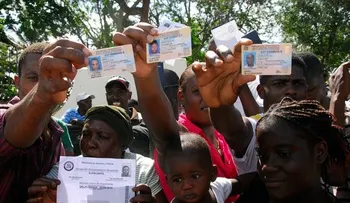 Descendientes de haitianos defienden derecho a casas