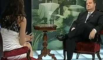 Periodista sin ropa interior puso en apuros a Primer Ministro